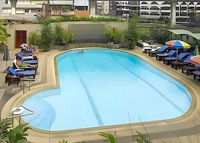 Nana Hotel 4*